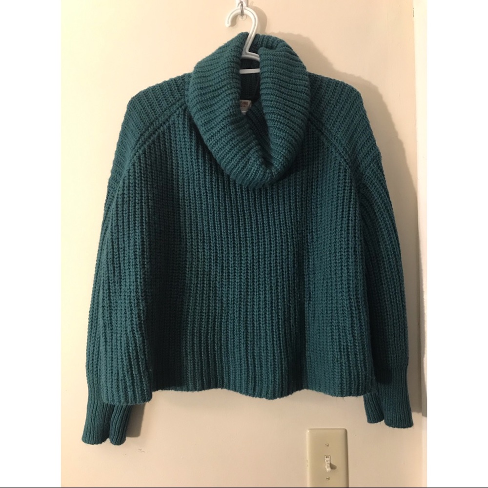 Semi-Cropped Turtleneck Sweater